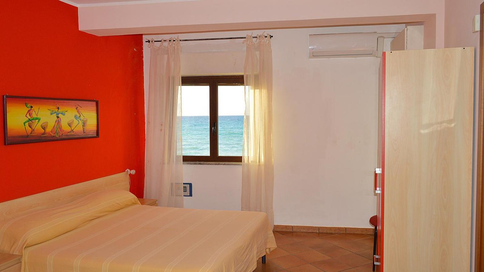 Splash'S Rooms Spadafora Extérieur photo